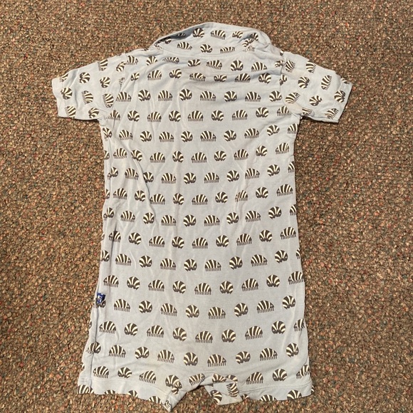 Kickee pants Collared Romper- Roly Poly print - Picture 4 of 5